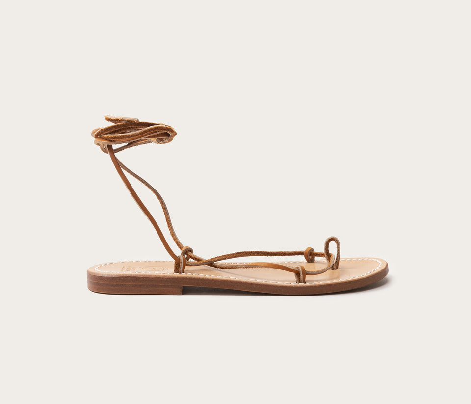 spartiate la botte gardiane, sandale spartiates, spatiate cuir, sparciate, tropezienne, sandale française, sandale cuir, sandales la botte gardiane, spartiates la botte gardiane, bikini sandal, sandale lacet cuir, sandale entredoigt, sandale cuir minimale, spartiate femme, spartiate chaussure femme, spartiate marseille, Qu'est-ce que ça veut dire spartiate ?